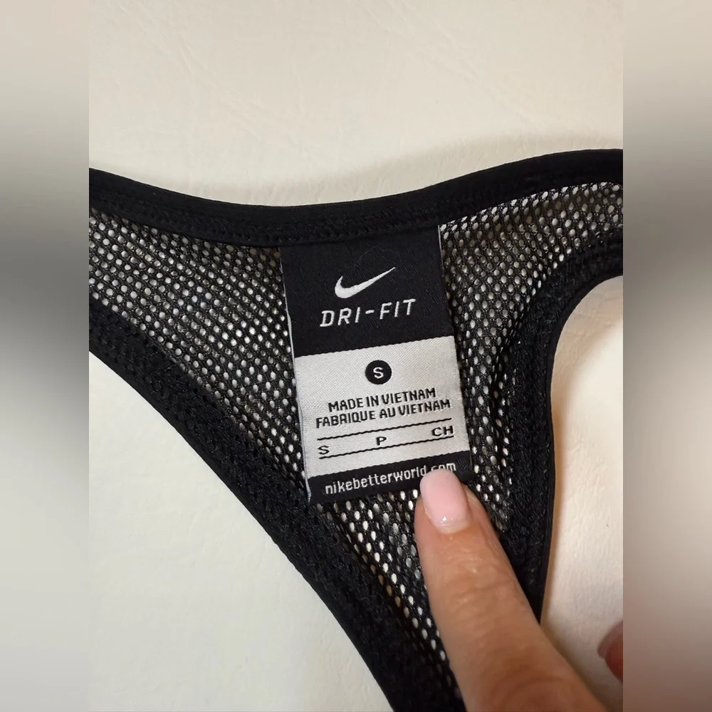 Nike Dri-Fit Racerback tank women’s small black pattern (bin W)
